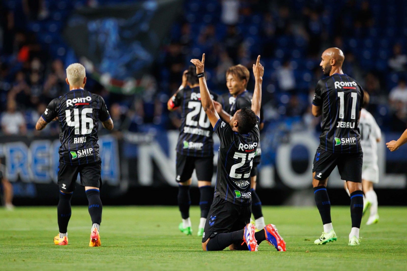 Com gol e assistências, volante ex-Corinthians decide e Gamba Osaka avança na Copa do Imperador