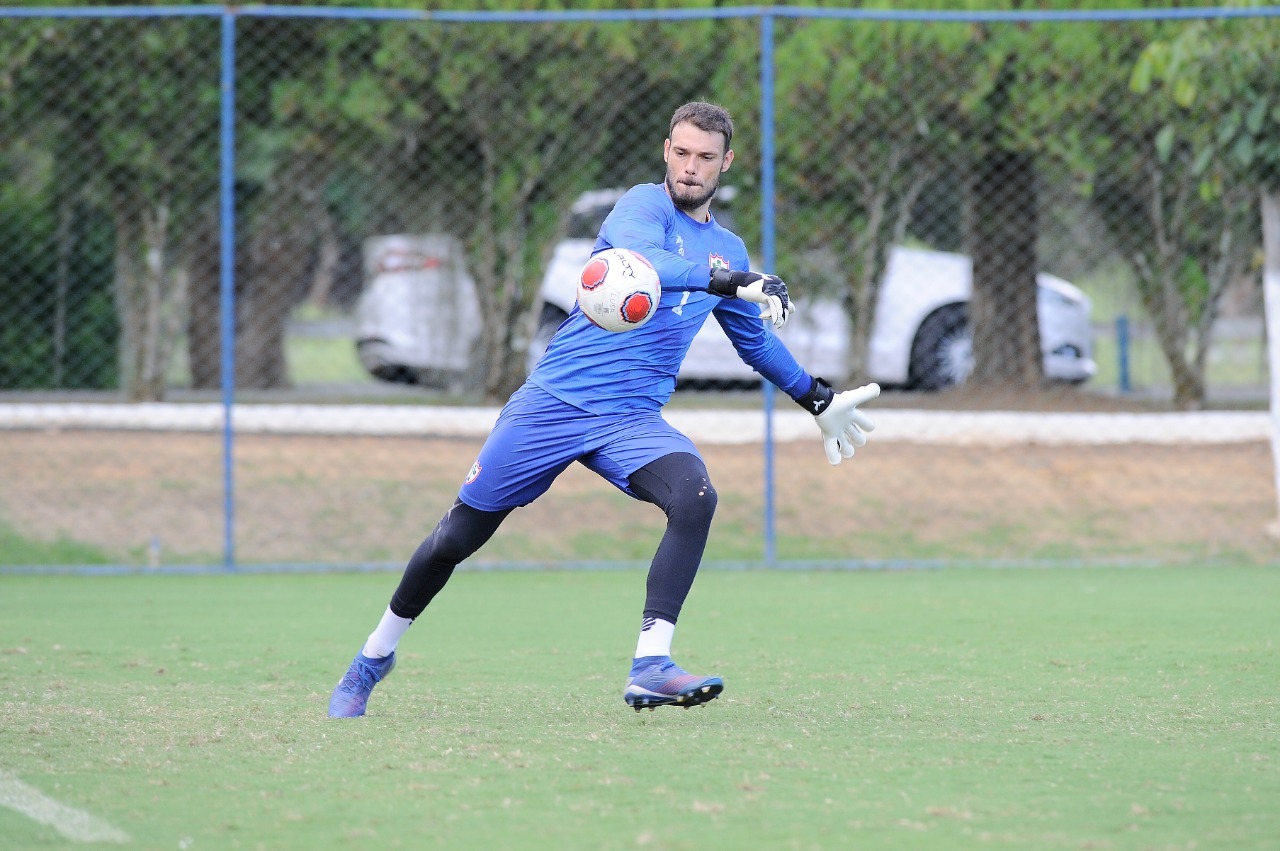 Goleiro Thomazella avalia preparação da Portuguesa e projeta estreia contra o Primavera