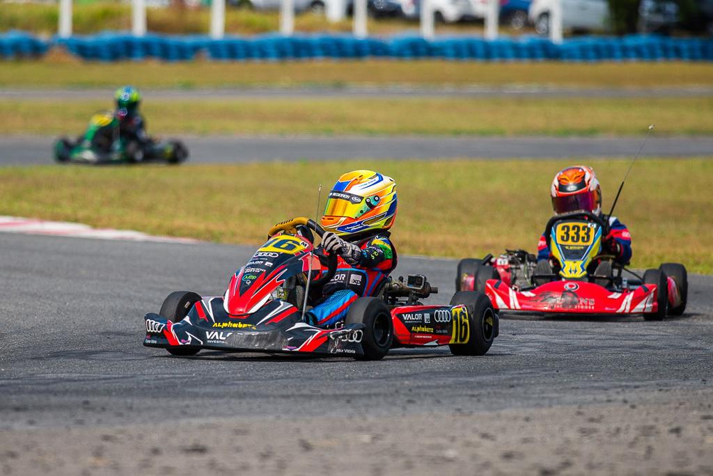 Joaquim Medeiros supera dificuldades e garante pódio no Capixaba de Kart