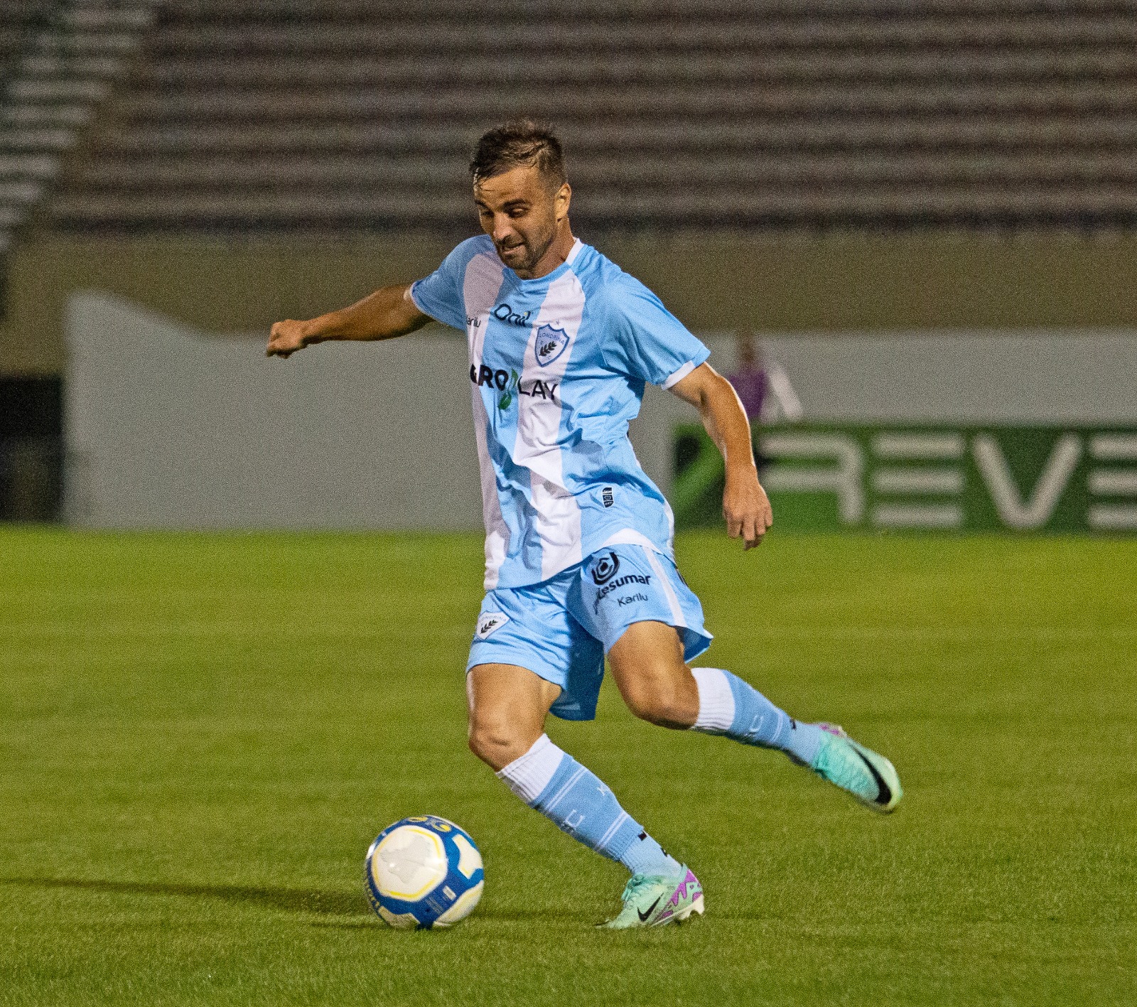 Rafael Longuine projeta reta final do Londrina na Série C: “Vencer para garantir a classificação”