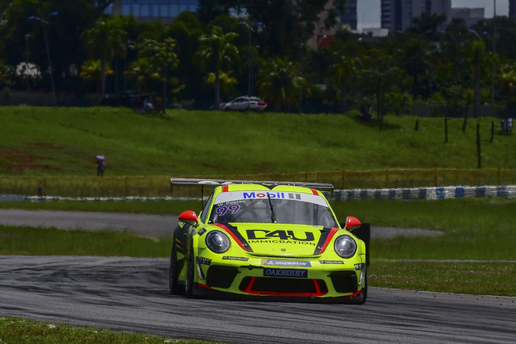 Porsche Cup: Wagner Pontes leva a D4U Immigration ao pódio duas vezes em Goiânia