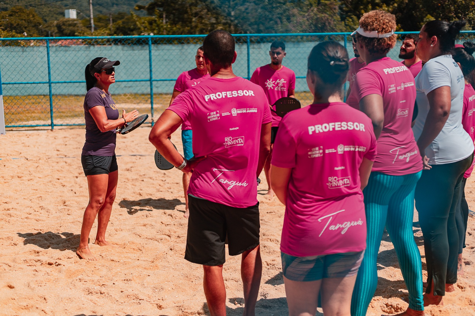 Queimados (RJ) recebe, neste sábado (16), a 2ª etapa do projeto do Follow the Future com iniciação de Beach Tennis para quase 100 crianças e capacitação de professores