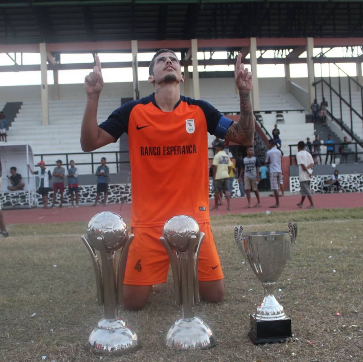 Glauco Trajano recebe proposta de clube que disputa Conference League