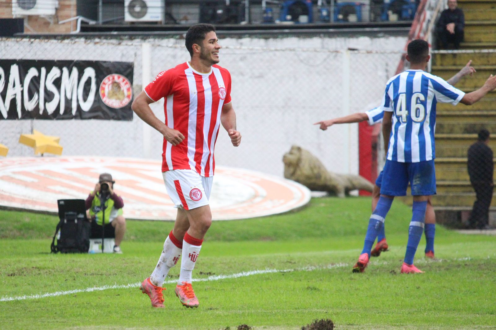 Giovani destaca campanha do Hercílio Luz e projeta semifinal da Copa Santa Catarina