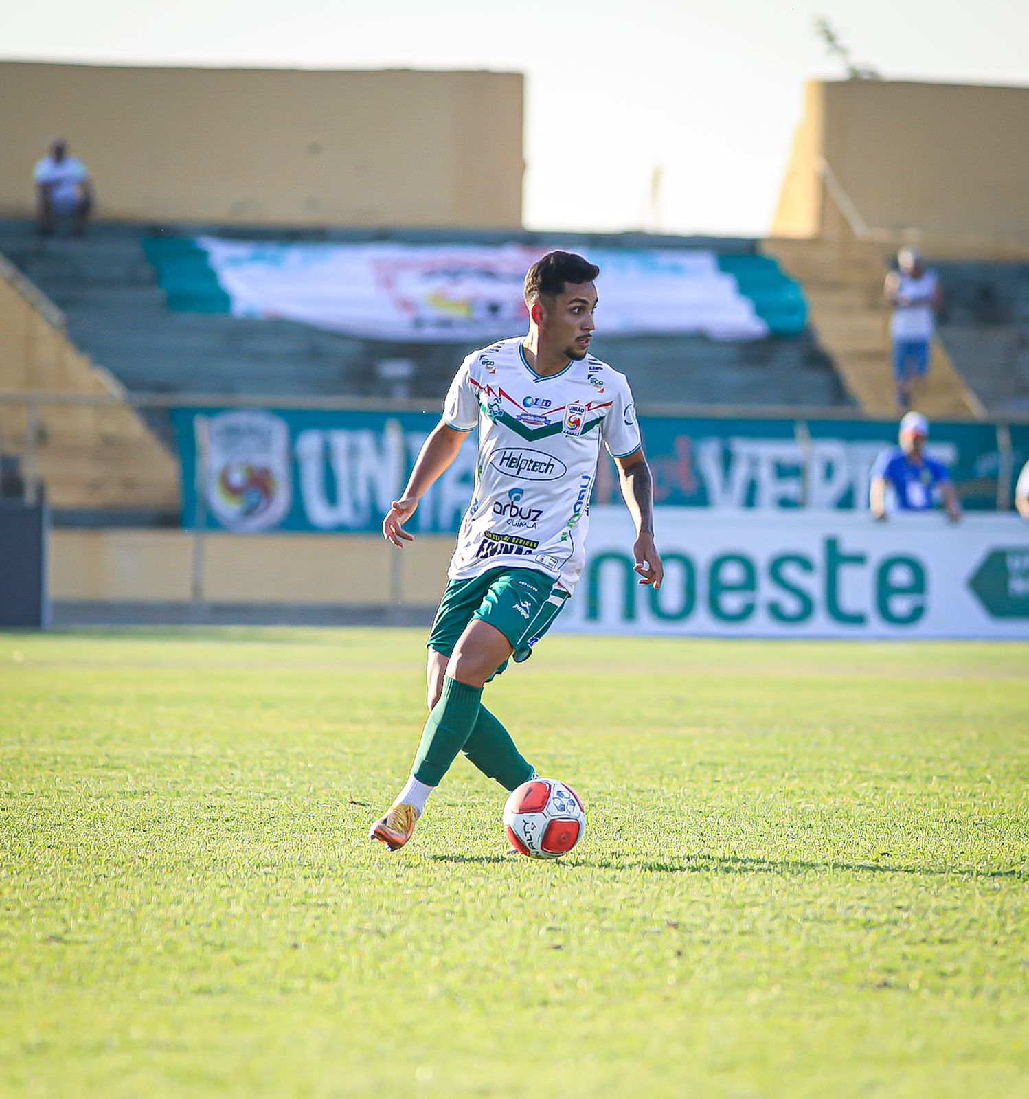 Visitante indigesto: João Dutra celebra sobrevida do União São João na Copa Paulista