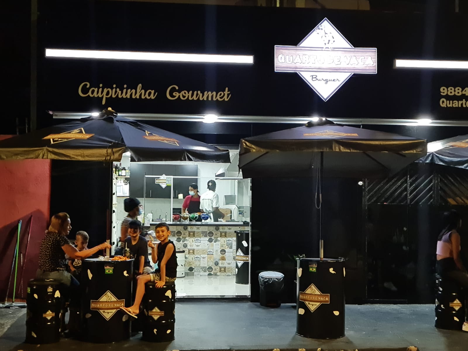 Hamburgueria Gourmet idealizada por três amigos fortalece gastronomia na periferia