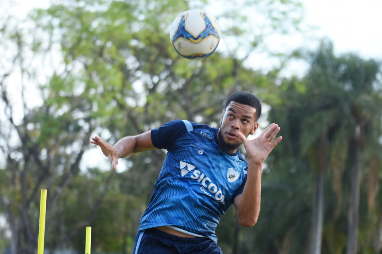 Augusto analisa primeira semana de trabalho no Londrina