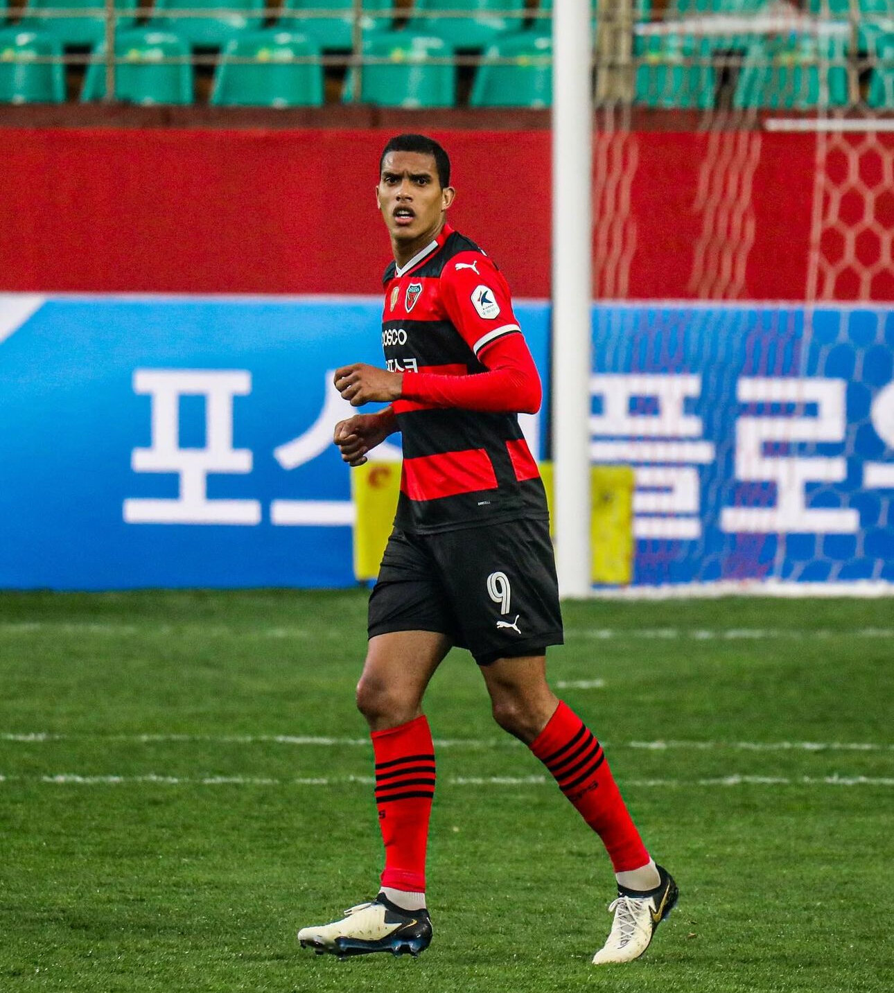 Jorge Teixeira marca seu primeiro gol pelo Pohang Steelers e segue chamando atenção no futebol coreano