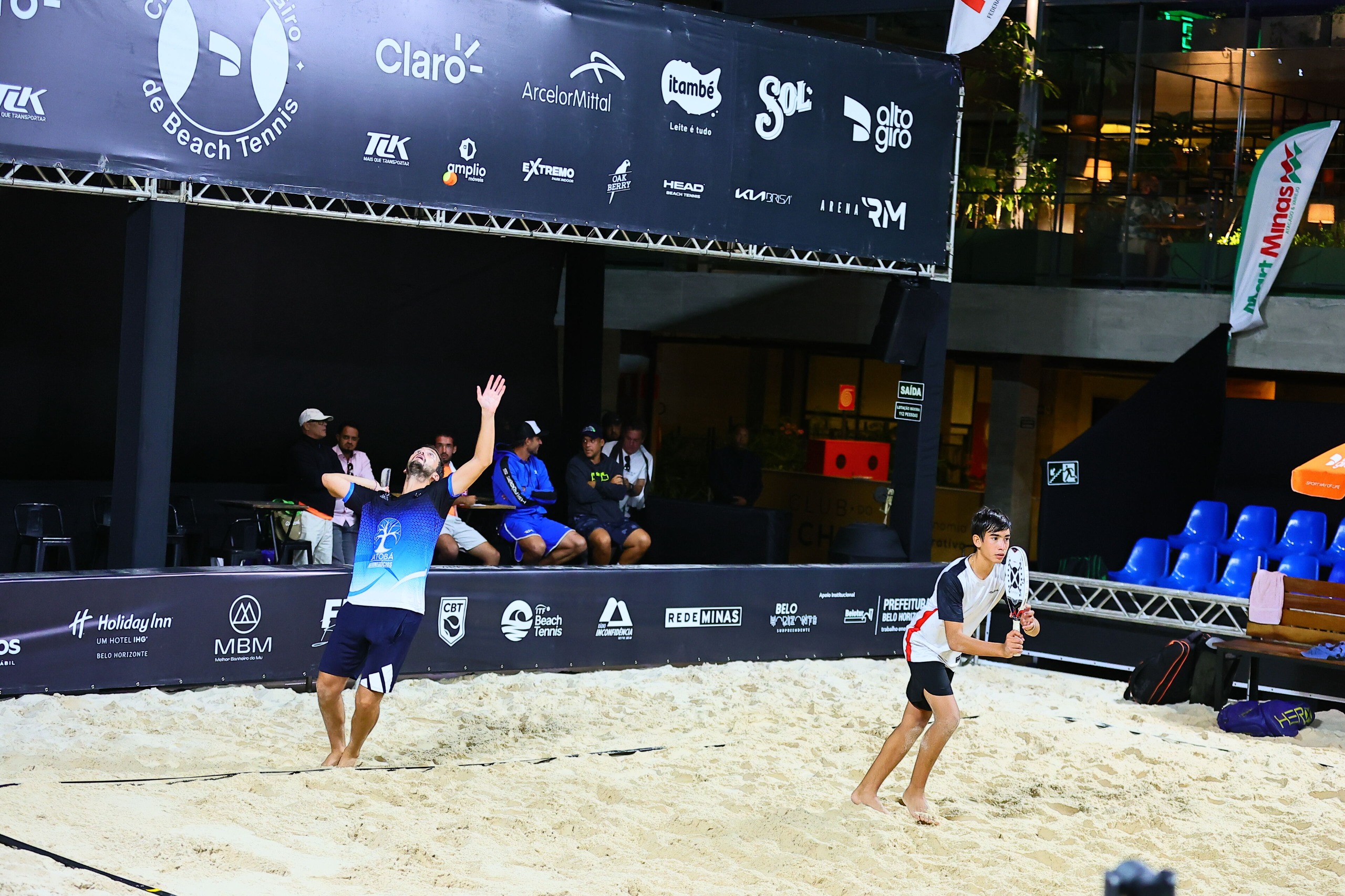 Com lendas do beach tennis mundial, o BT100 BH Alto Giro começa nesta quinta-feira