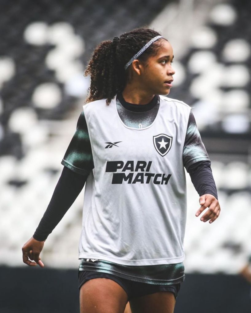 Bebê estreia no profissional do Botafogo e projeta próximo desafio no Brasileirão