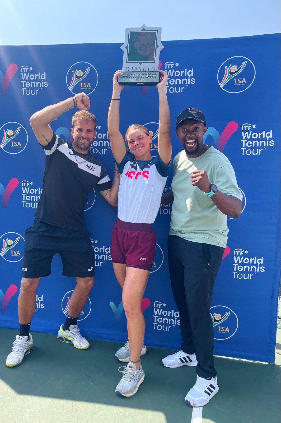 Laura Pigossi brilha e é campeã em Pretória, na África do Sul