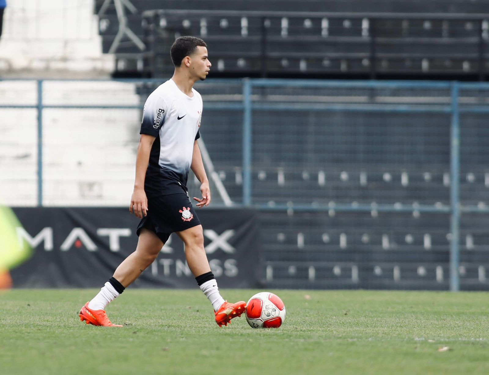 Corinthians vence São Paulo de virada pelo Paulista Sub-17