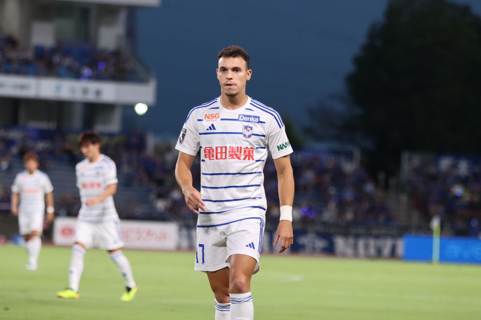 No Albirex Niigata, Danilo projeta semifinal da Copa da Liga Japonesa