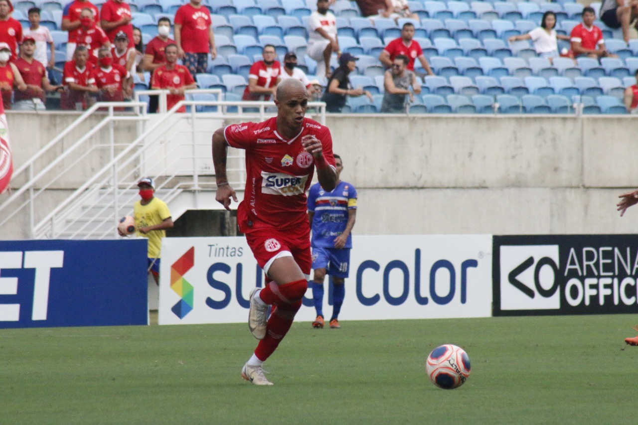 Atacante do América-RN vibra com mais um gol marcado e projeta busca por título do segundo turno