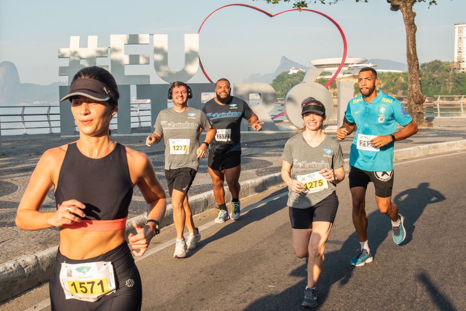 Cerca de 2.500 atletas disputam a 6ª Meia Maratona de Niterói neste sábado