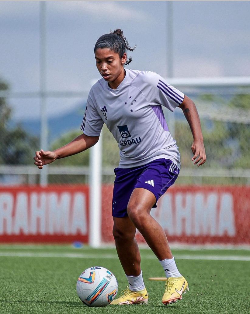 Rebeca Costa brilha na estreia pelo Cruzeiro e conquista convocação para a Seleção Sub-20