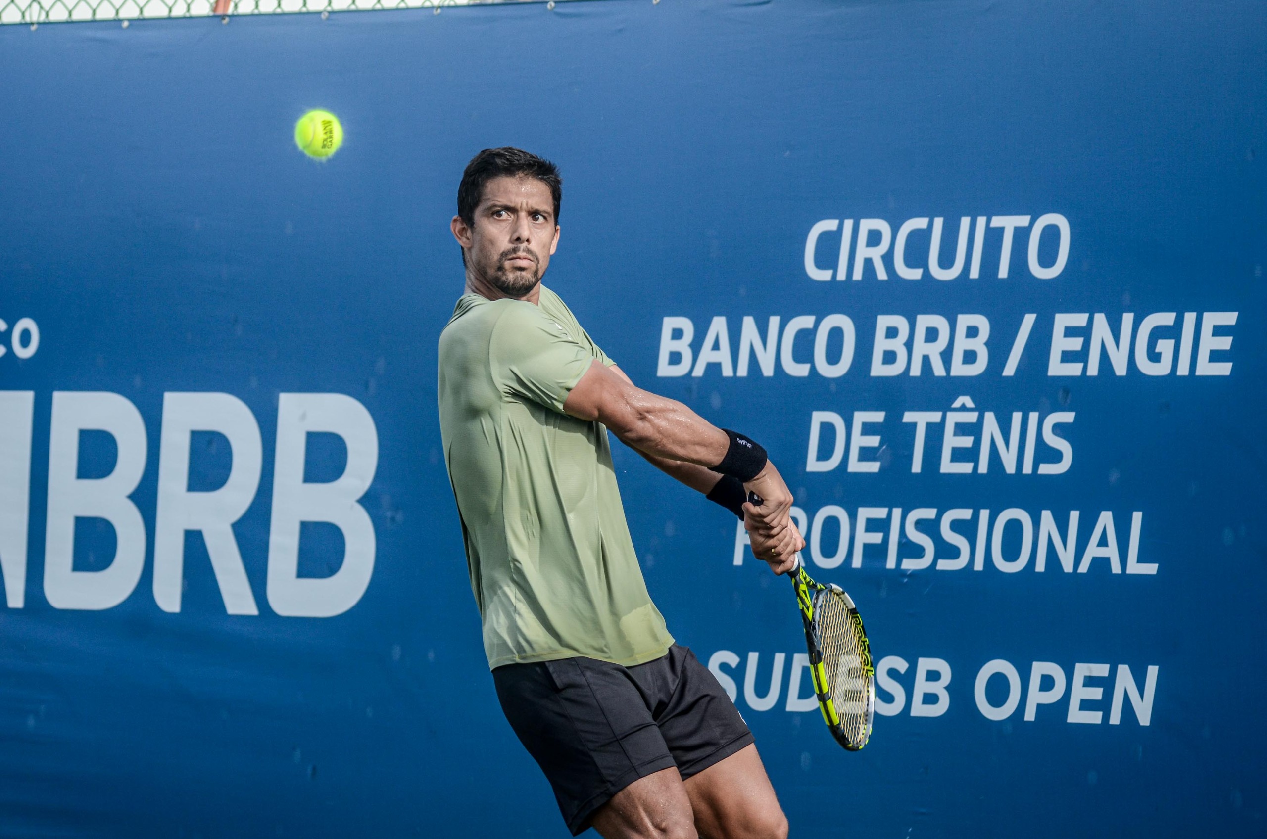 Baianos  são superados em Feira de Santana (BA). Paraense marca primeiro ponto na ATP. Favoritos avançam