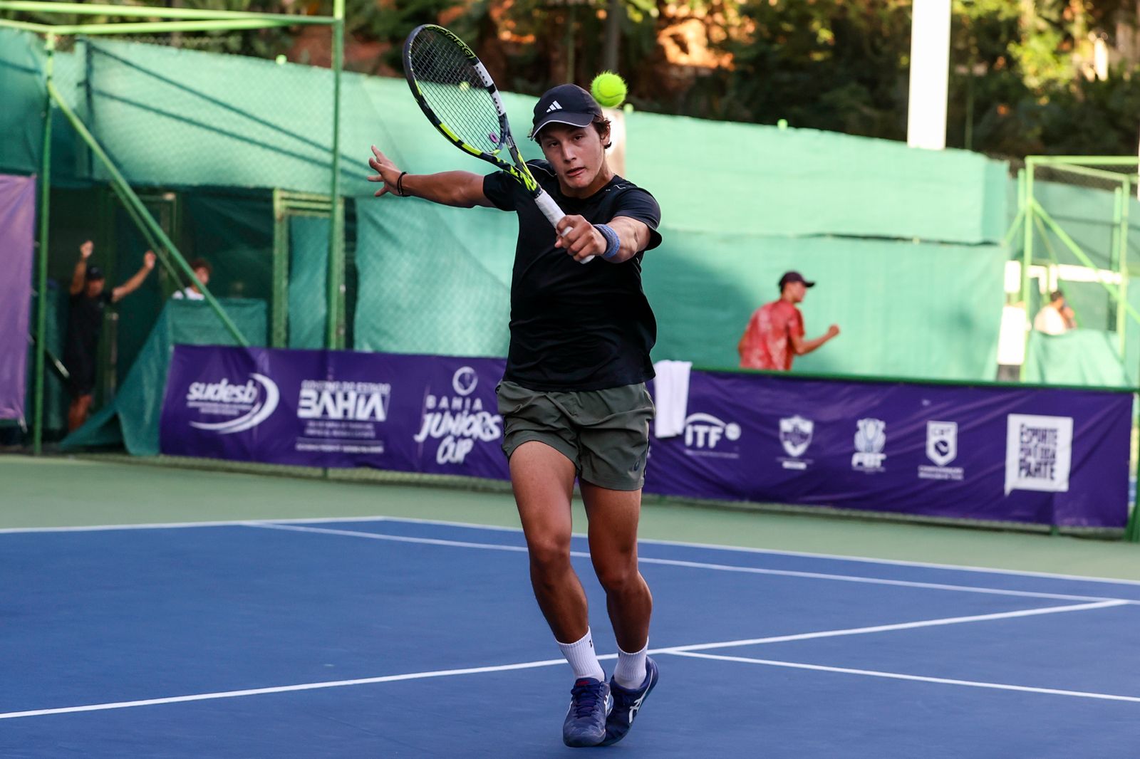 Baiano Victor Rocha vence mais uma e vai às quartas na 39ª edição do Bahia Juniors Cup em Salvador (BA)