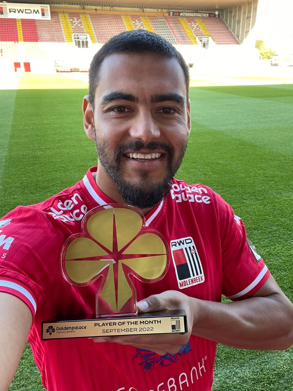 Ex-Botafogo, volante Barreto é eleito melhor jogador do mês de setembro no RWD Molenbeek