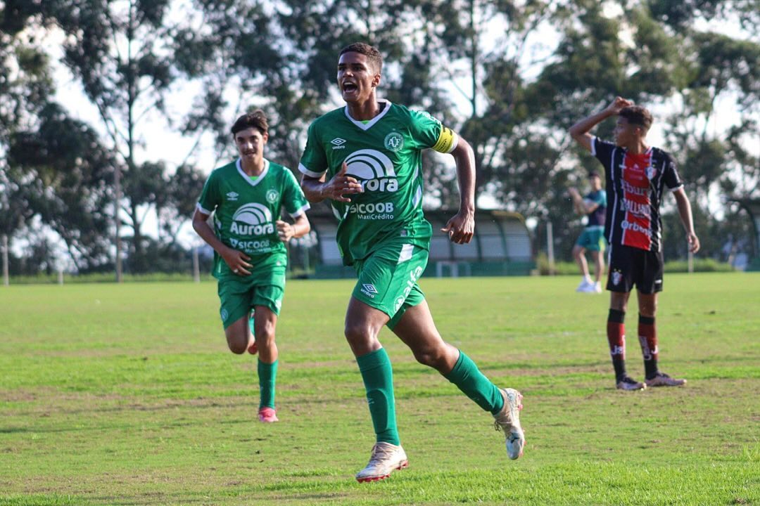 Igor Rampazzo projeta Chapecoense na semifinal do Catarinense Sub-17