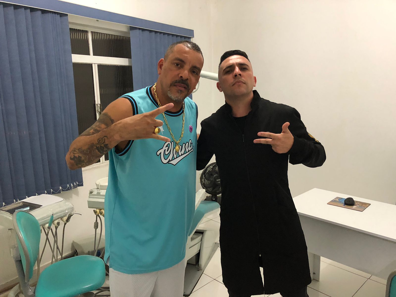 Dr Anderson Cristiano, CEO do Grupo AC Odonto, recebe o Rapper Dexter em uma das suas clínicas