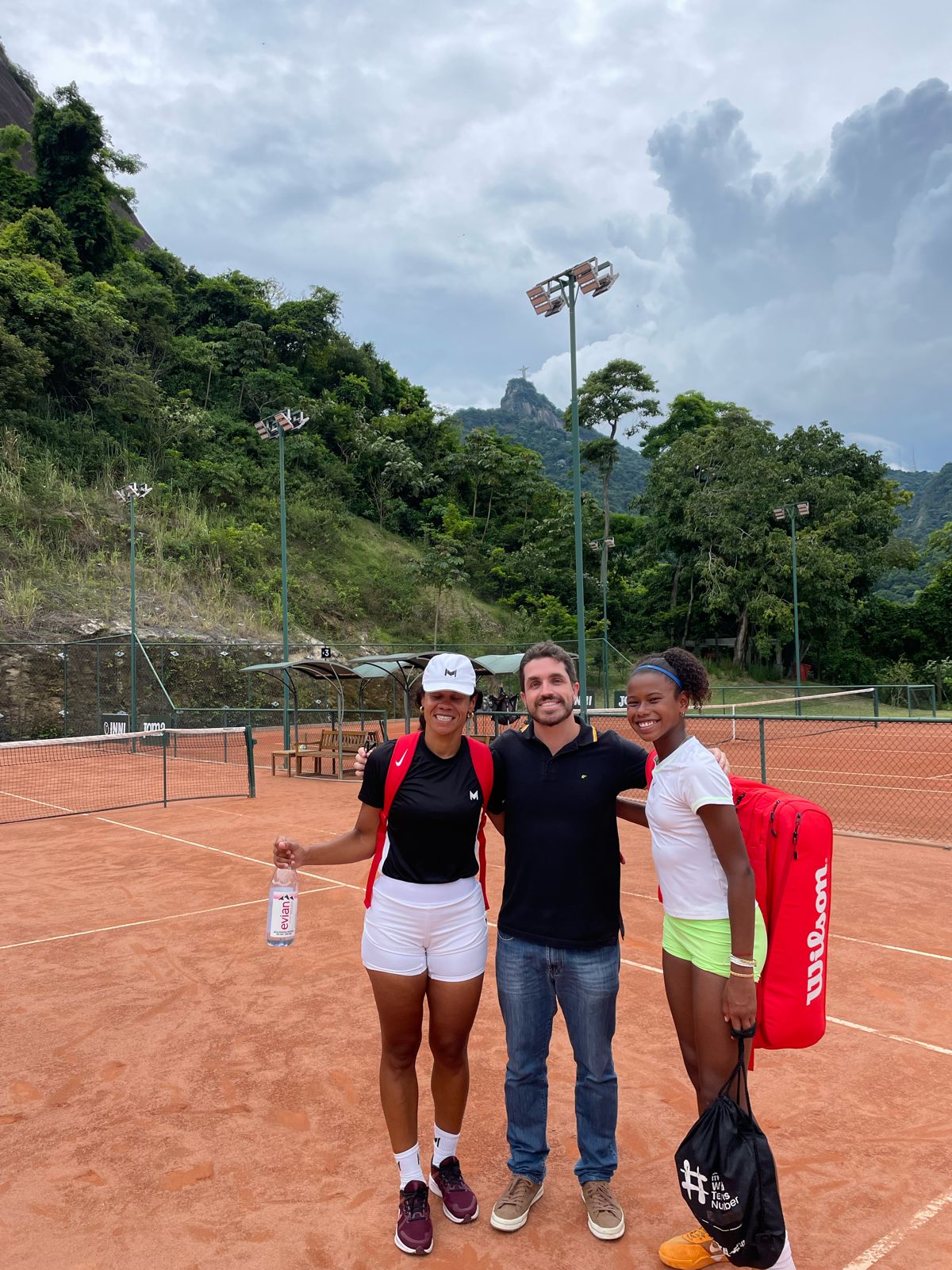 Rio Tennis Academy é palco de preparação de fenômeno brasileiro e top 40 mundial na semana do Rio Open