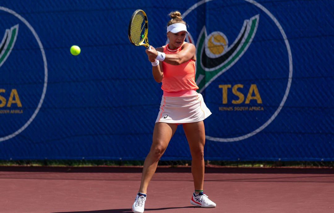 Laura Pigossi arrasa e vai às semis em Pretória, na África do Sul