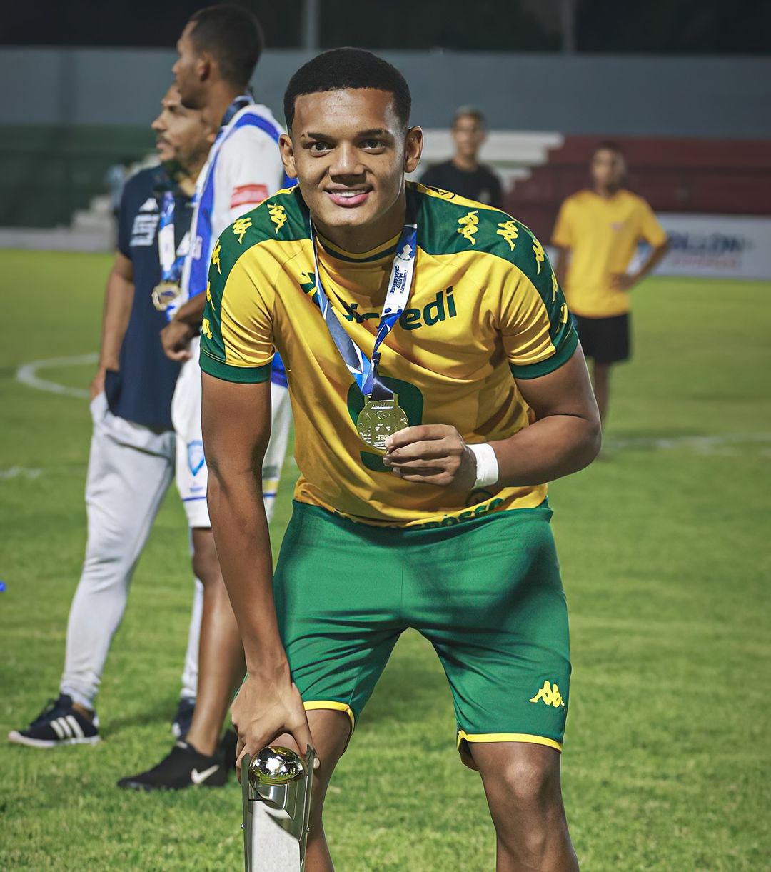 Em ano de estreia no sub-20 e profissional, atacante celebra desempenho positivo no Cuiabá