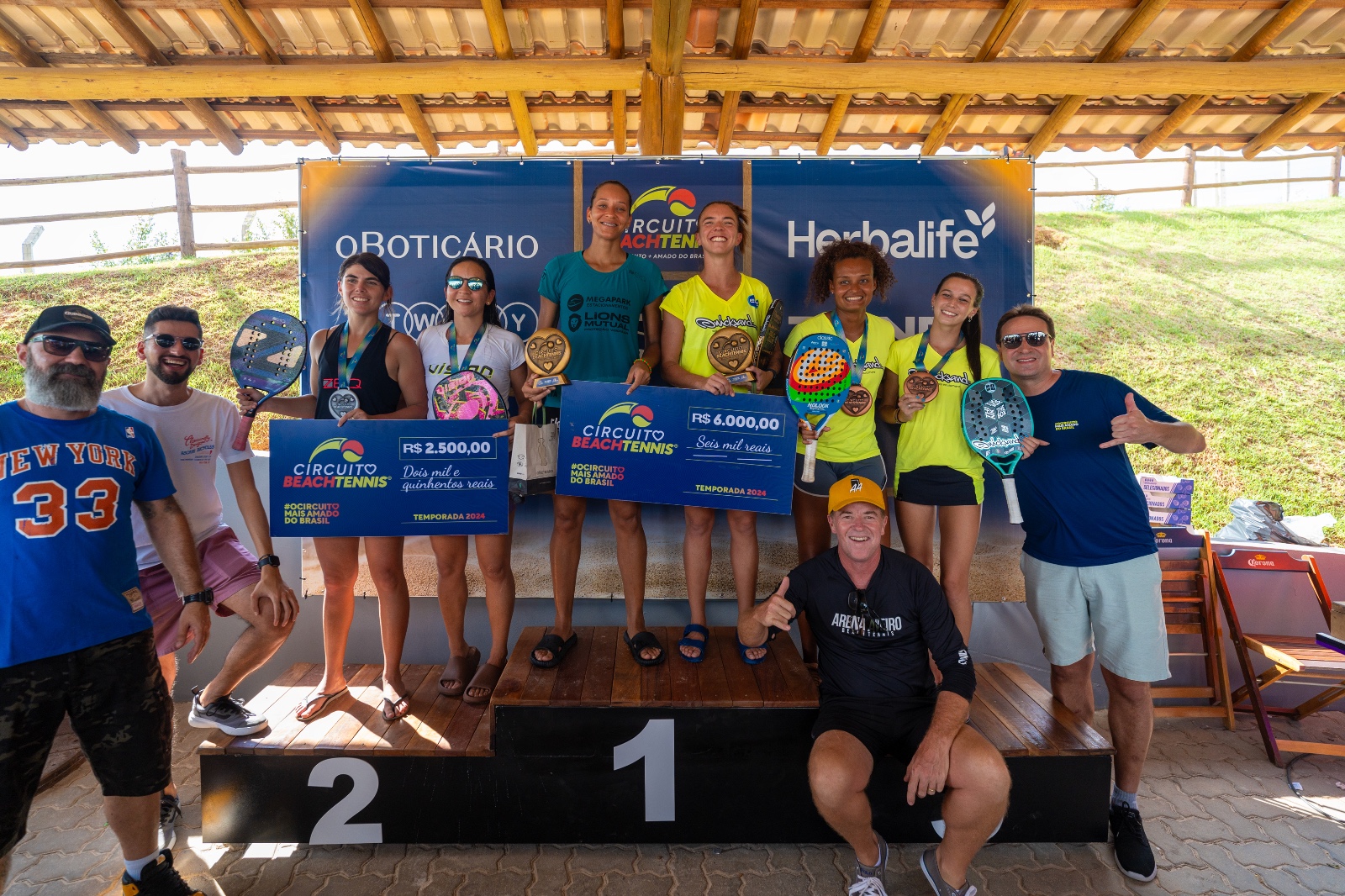 Brasileiras e italianos levam principais títulos na etapa de Campinas (SP) do Circuito Beach Tennis