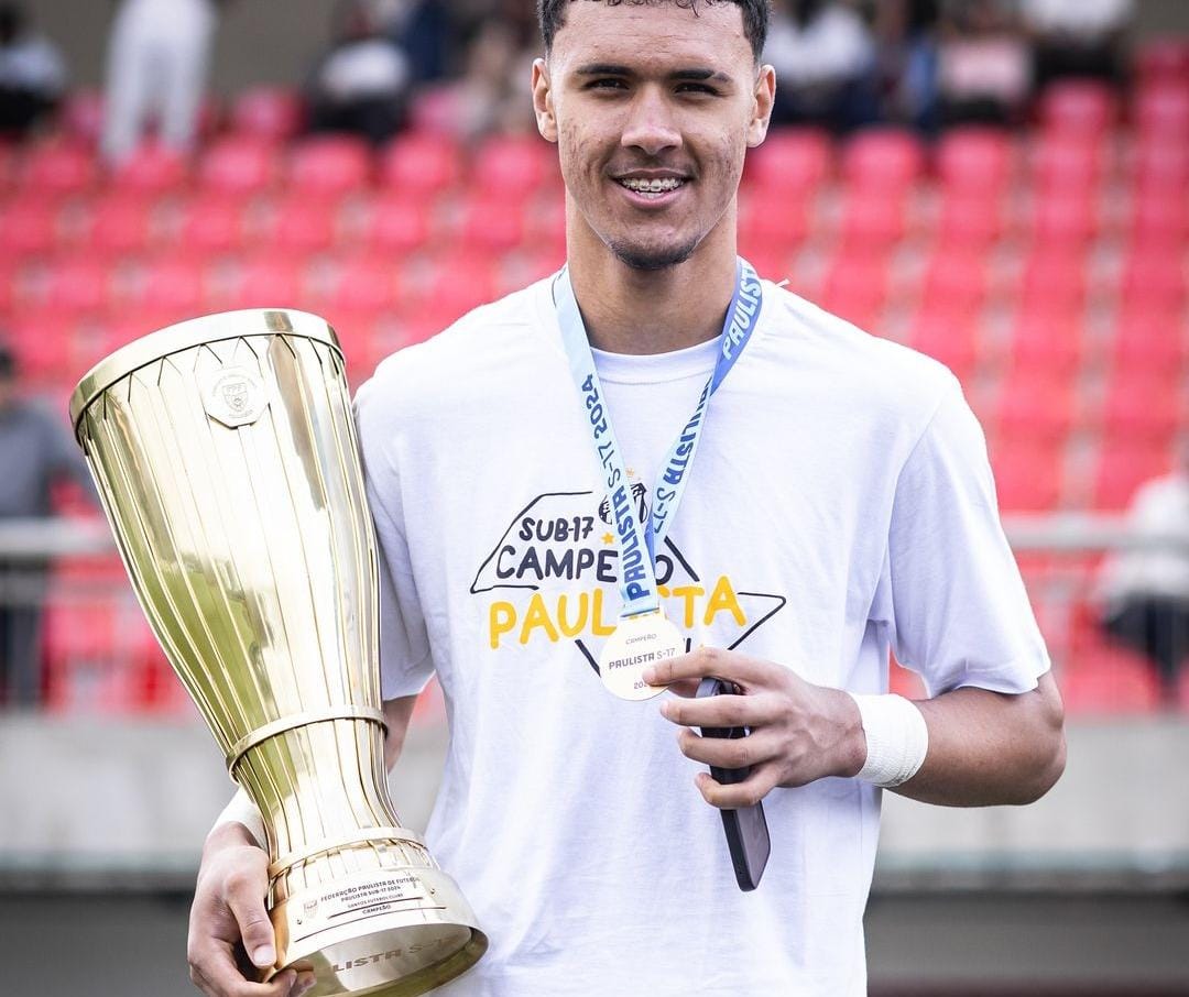 Estrela da defesa do Santos, João Pedro comemora conquista do Paulista Sub-17